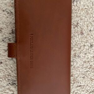 Portland Leather Trifold Wallet in Honey